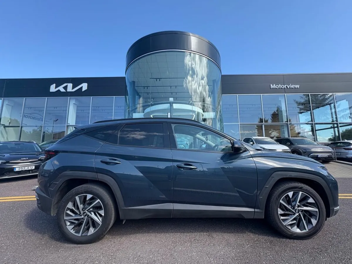Hyundai Tucson Executive 5DR *IMMACULATE CONDITION - Image 1