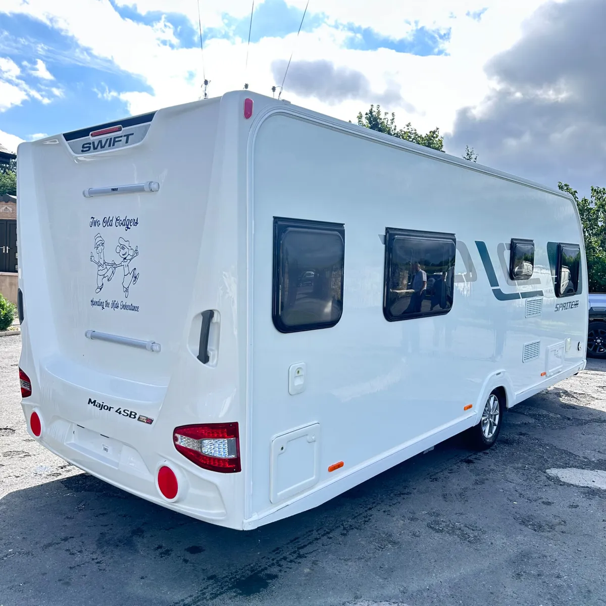 ✨STUNNING 2018 SWIFT SPRITE 4 BERTH ISLAND BED✨ - Image 2