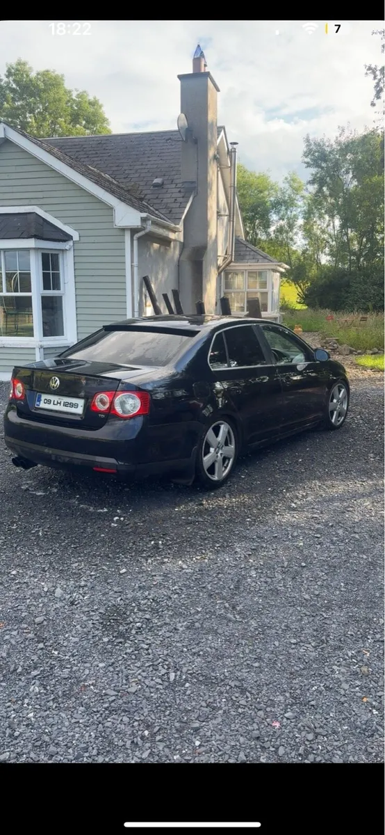 2009 Volkswagen Jetta - Image 2