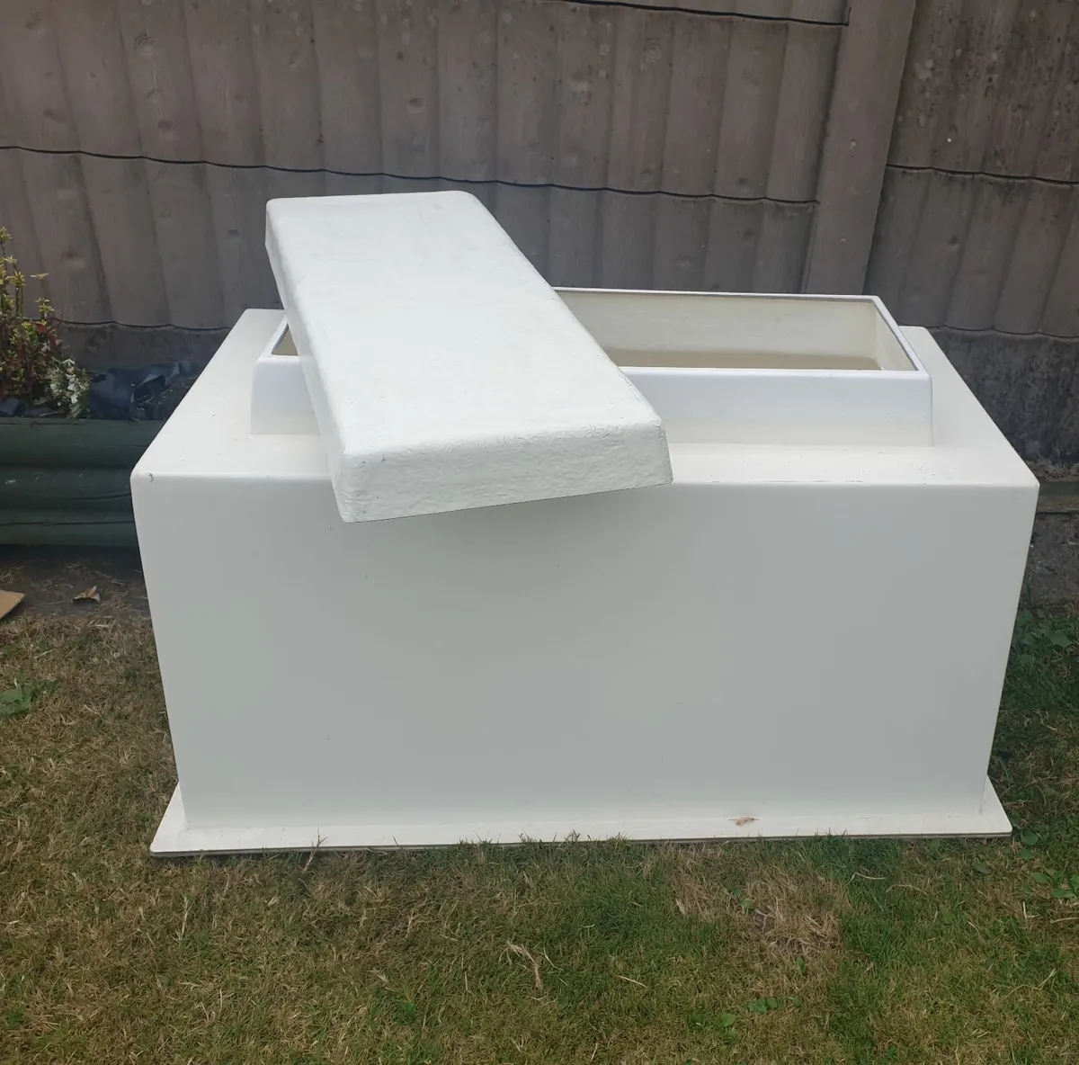 Fibreglass container - Image 2