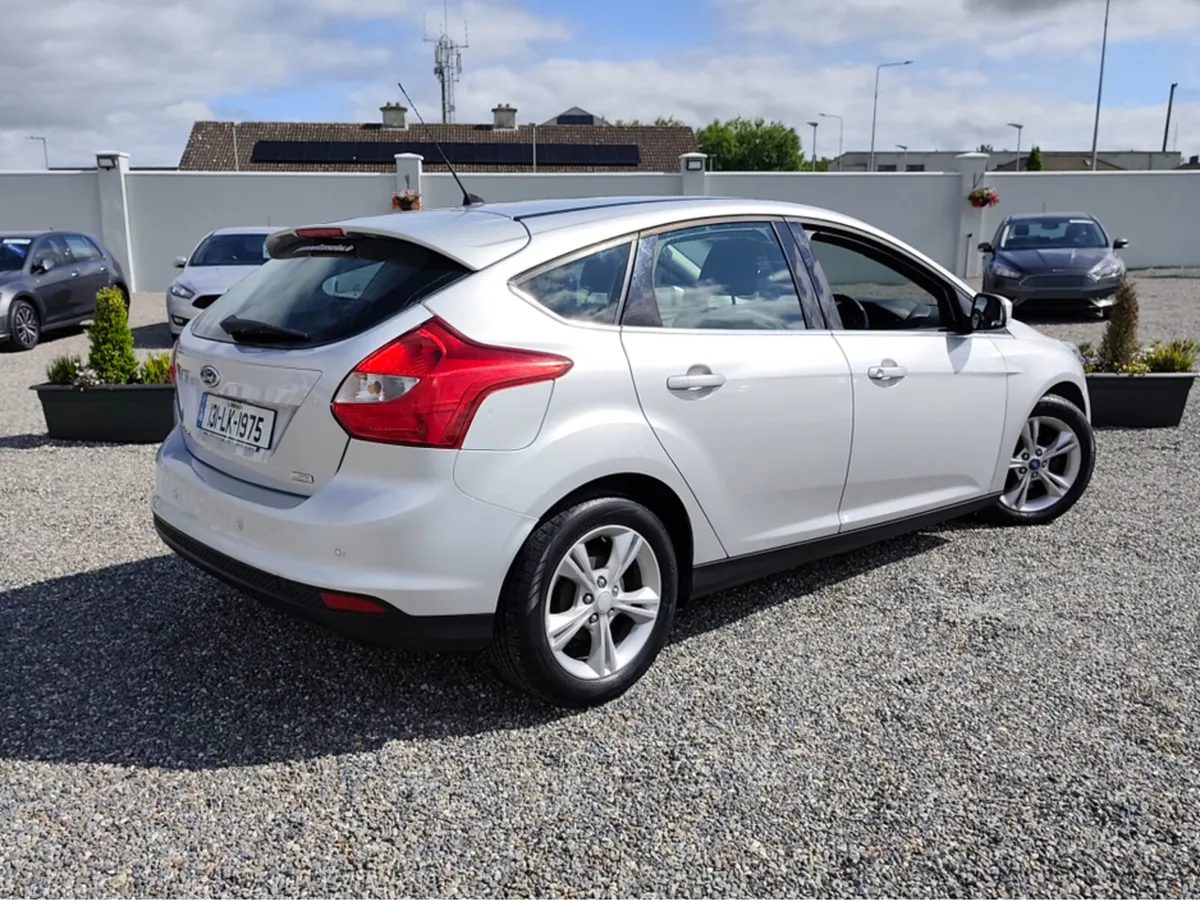 Ford Focus 1.6 TDCI ZETEC ECONETIC 105PS 5DR - Image 2