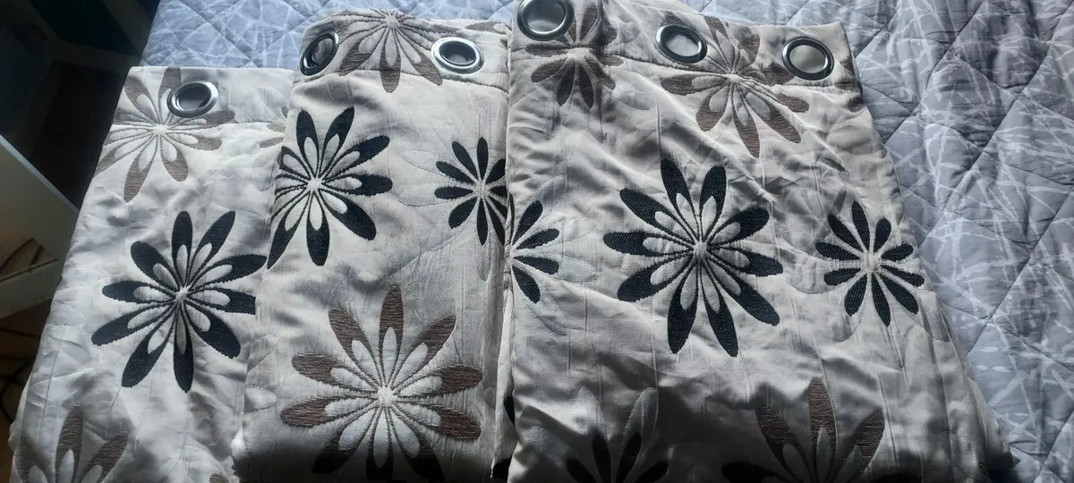 Curtains - Image 1