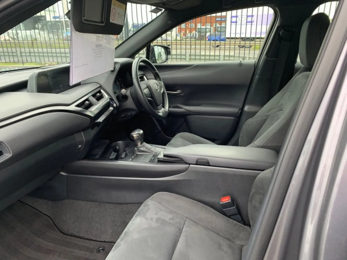 Lexus UX250h S-design - Image 2