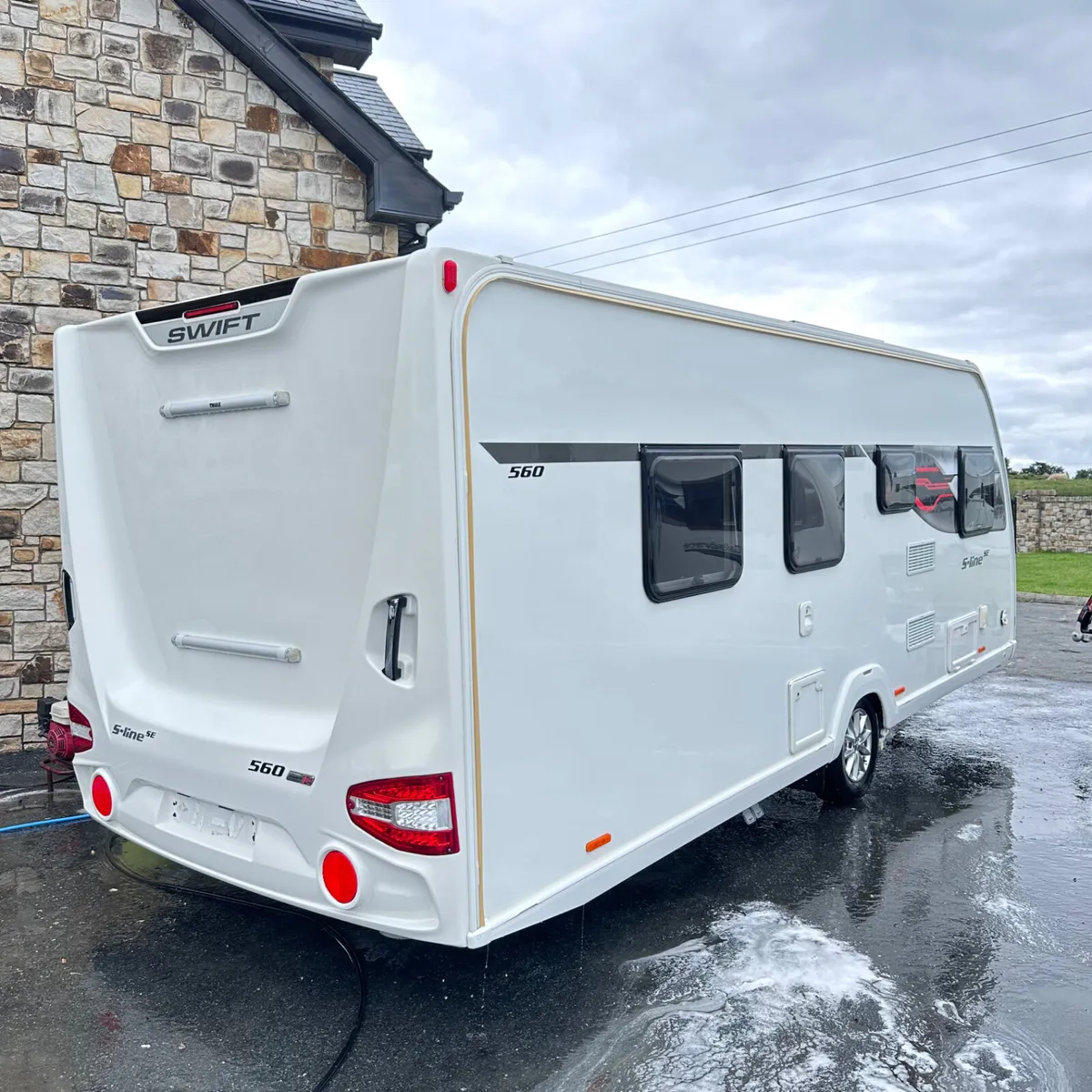 ✨STUNNING 2018 SWIFT SLINE 4 BERTH ISLAND BED✨ - Image 2
