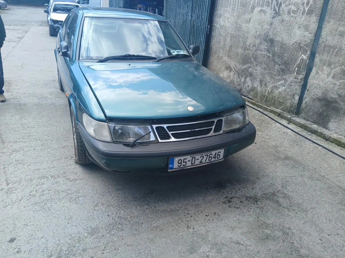 1995 SAAB 900 - Image 1