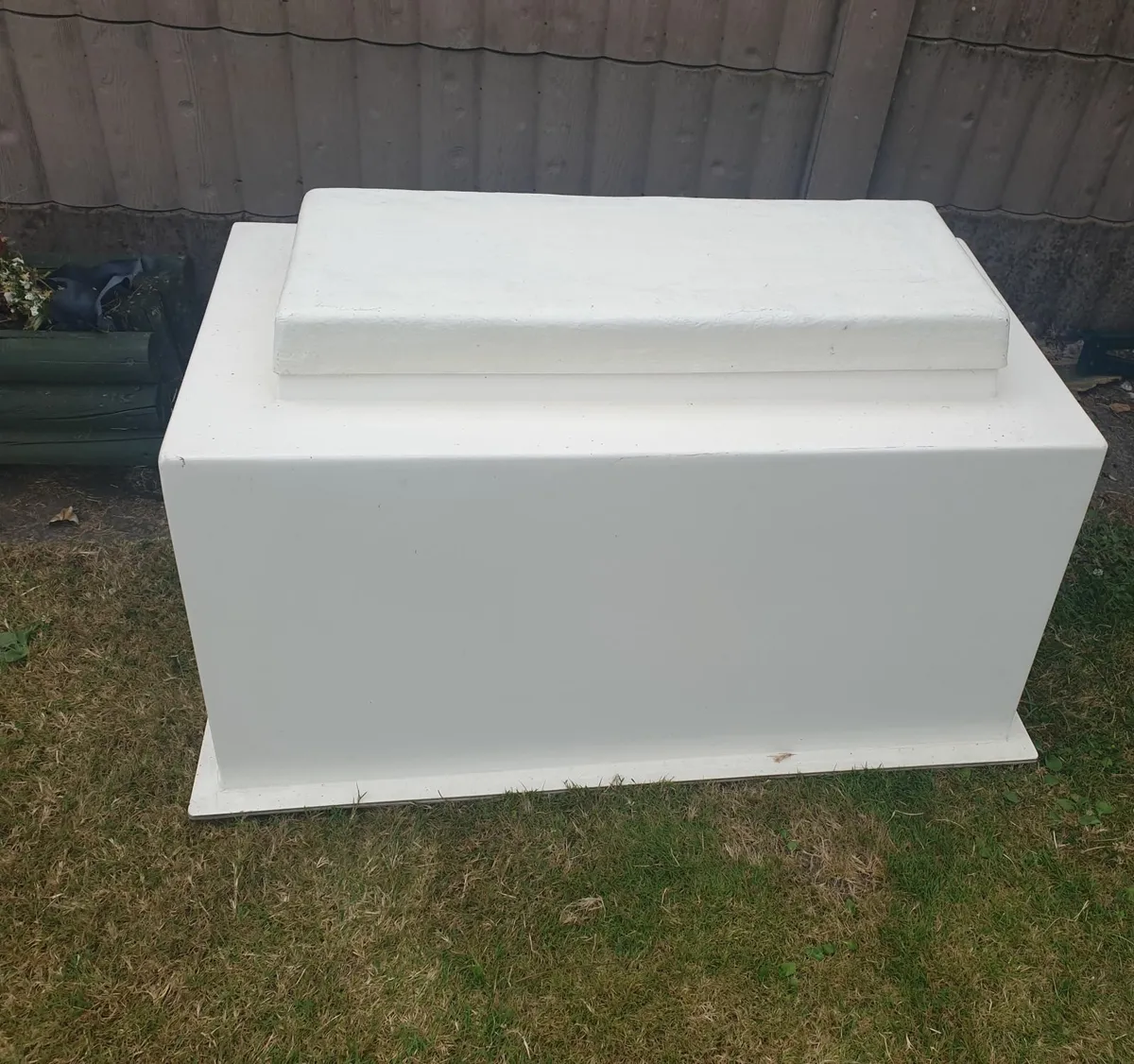 Fibreglass container - Image 1