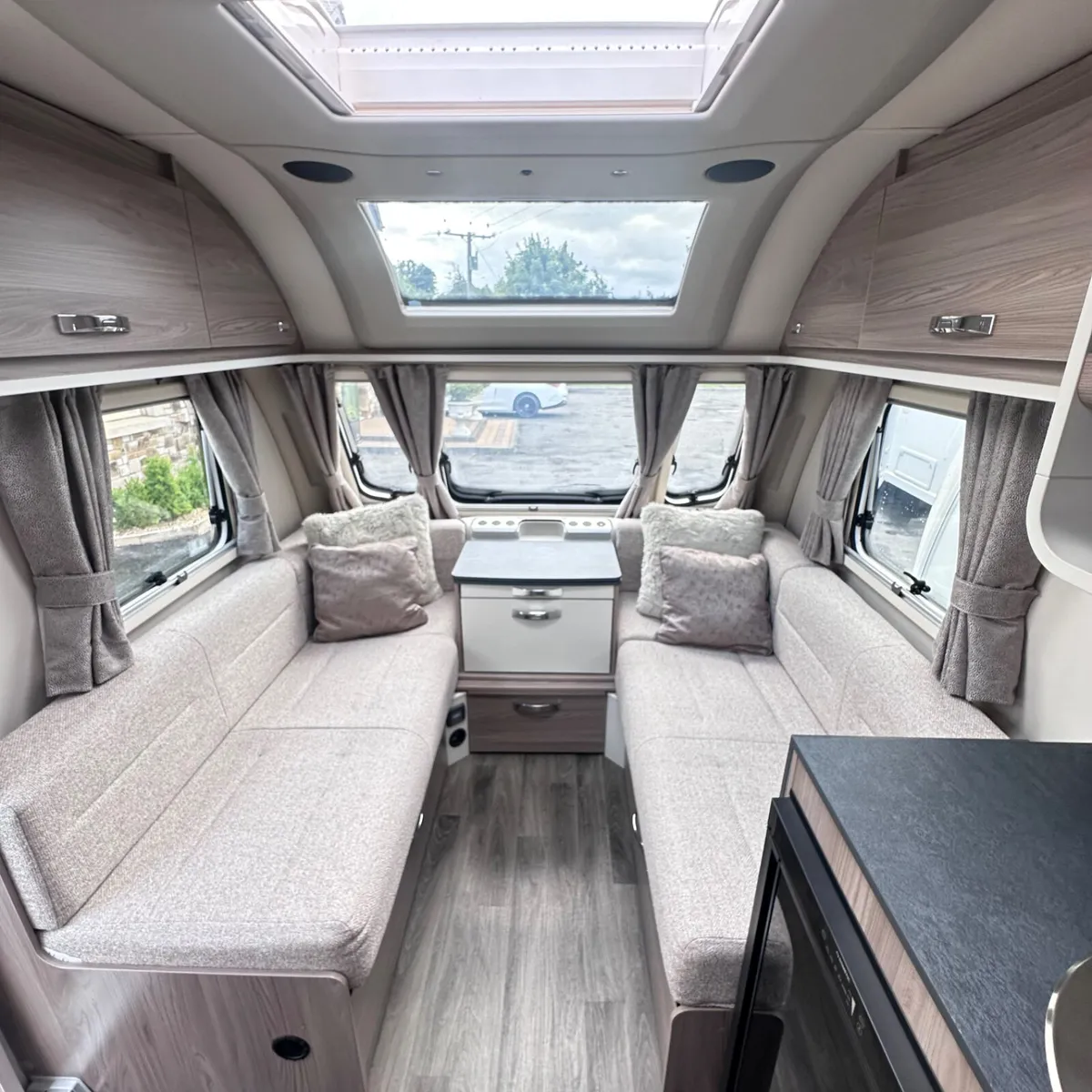 ✨STUNNING 2023 SWIFT KUDOS 4 BERTH ISLAND BED✨ - Image 4