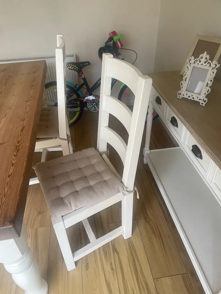 Table and chairs and mirror - Image 4