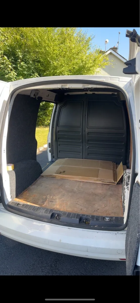 Volkswagen Caddy 2019 2.0L - Image 3