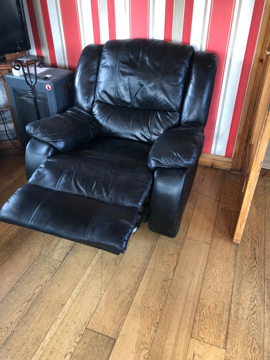 3 piece recliner - Image 2