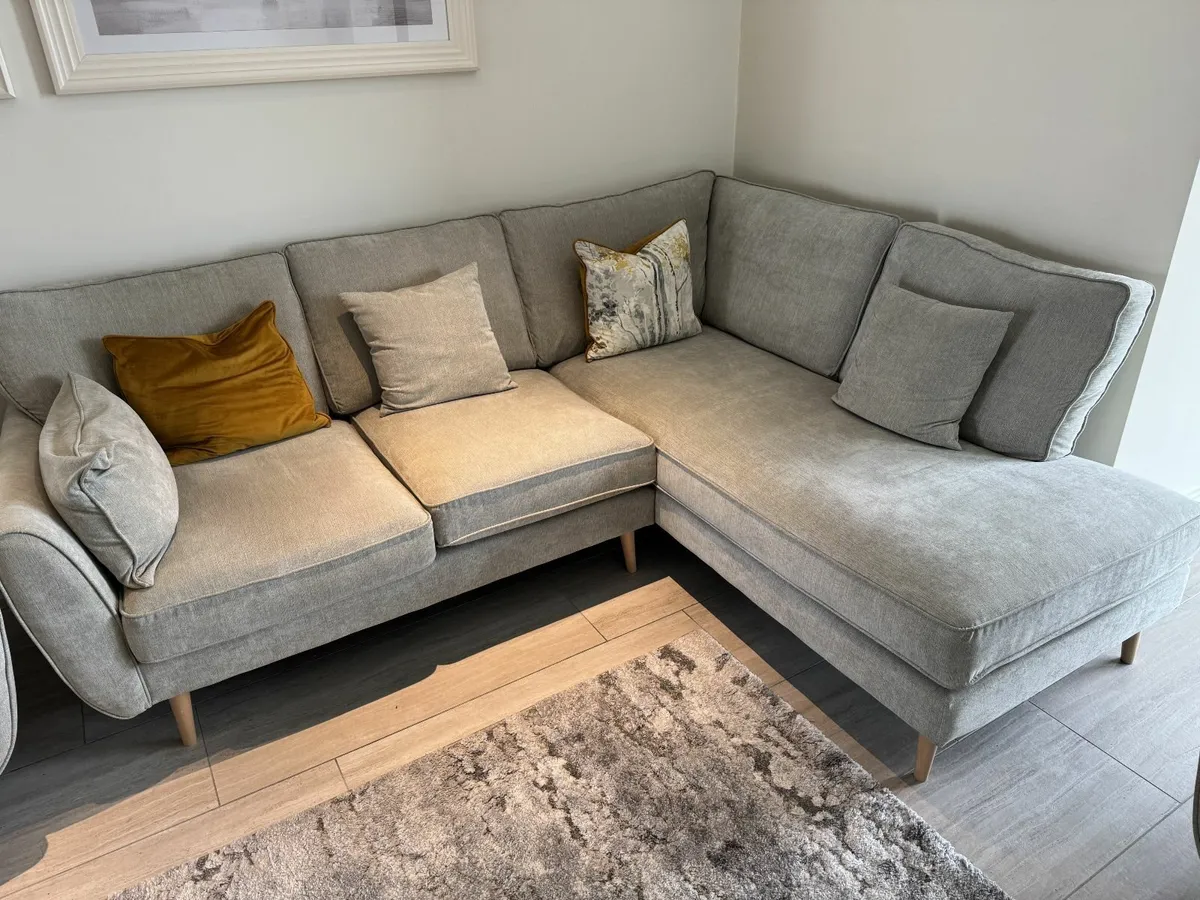 Sofa with Chaise and matching Arm Chairs - Image 3