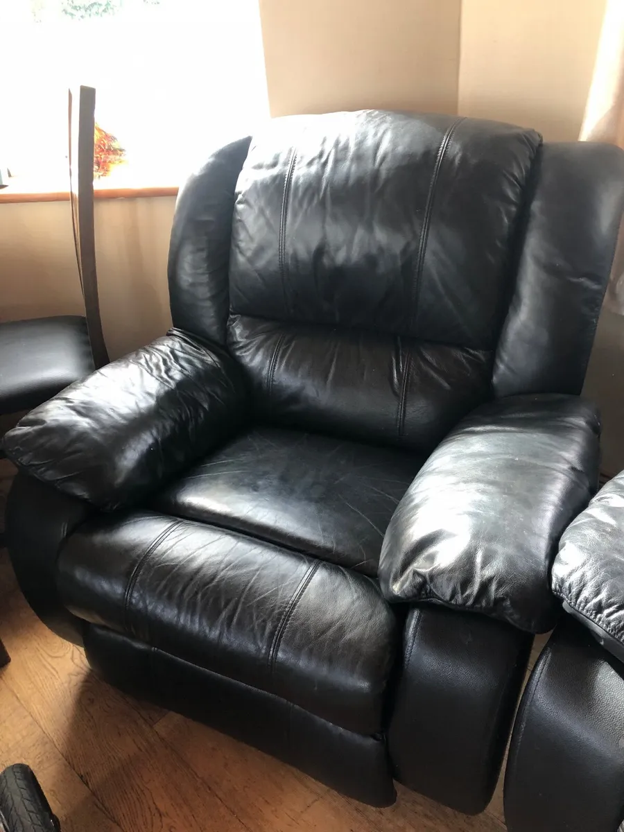 3 piece recliner - Image 4