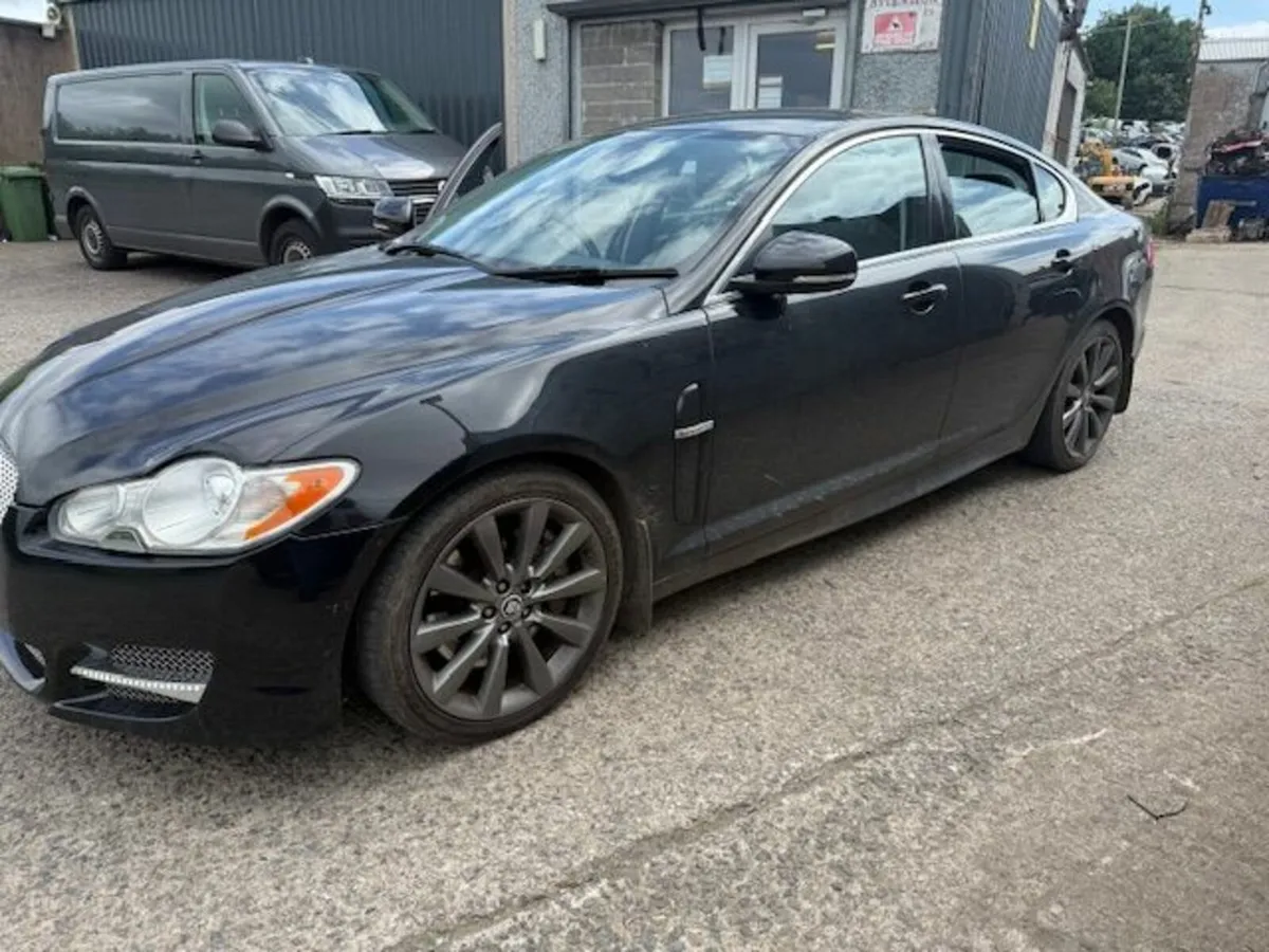 2010 JAGUAR XF 3.0L-D - Image 1