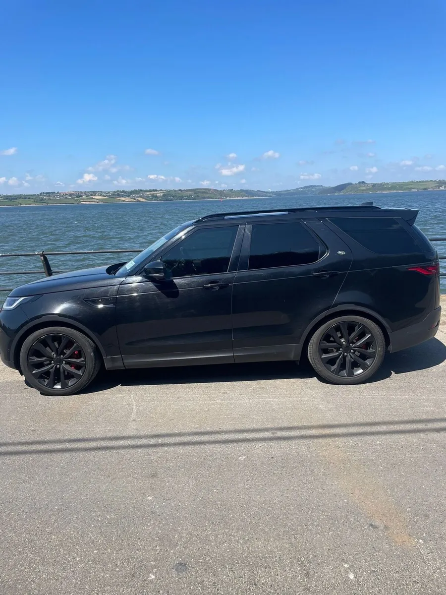 2022 Land Rover Discovery Campaign Edition SE - Image 1