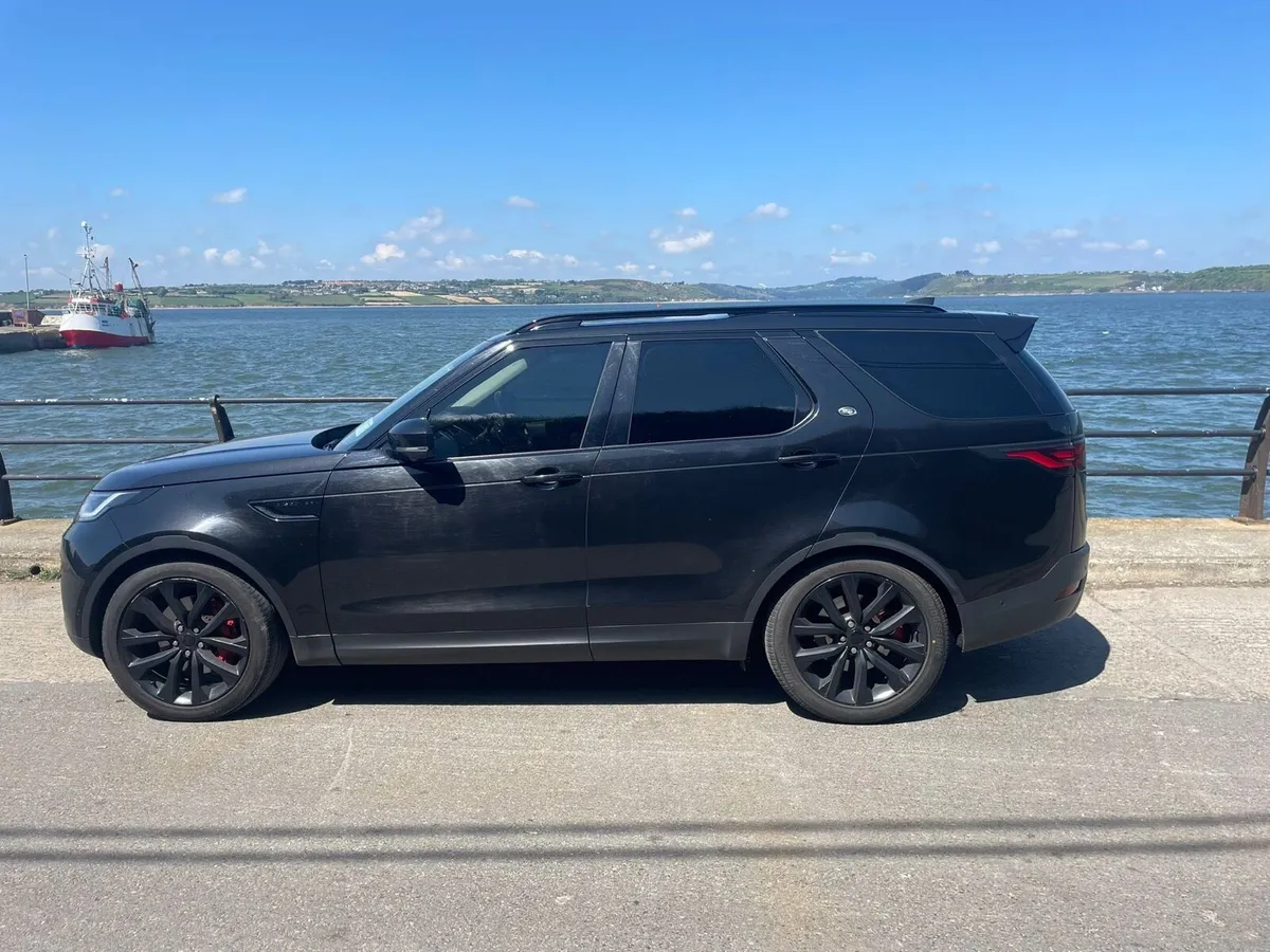 2022 Land Rover Discovery Campaign Edition SE - Image 2
