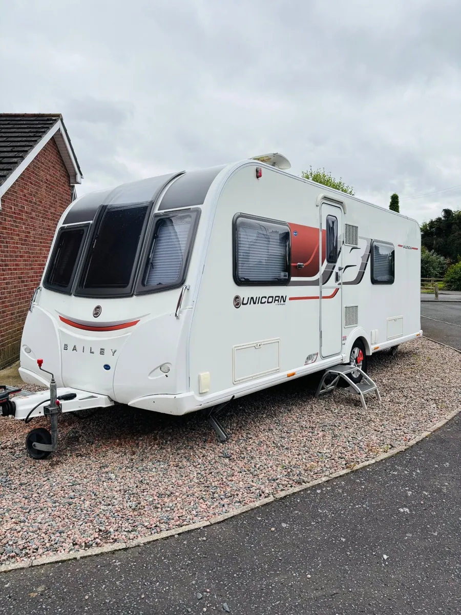 Touring caravan - Image 2