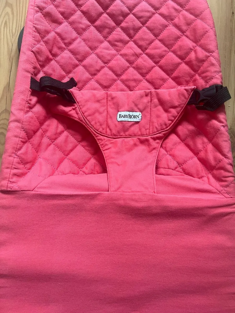 Babybjorn bouncer in Raspberry Pink - Image 3