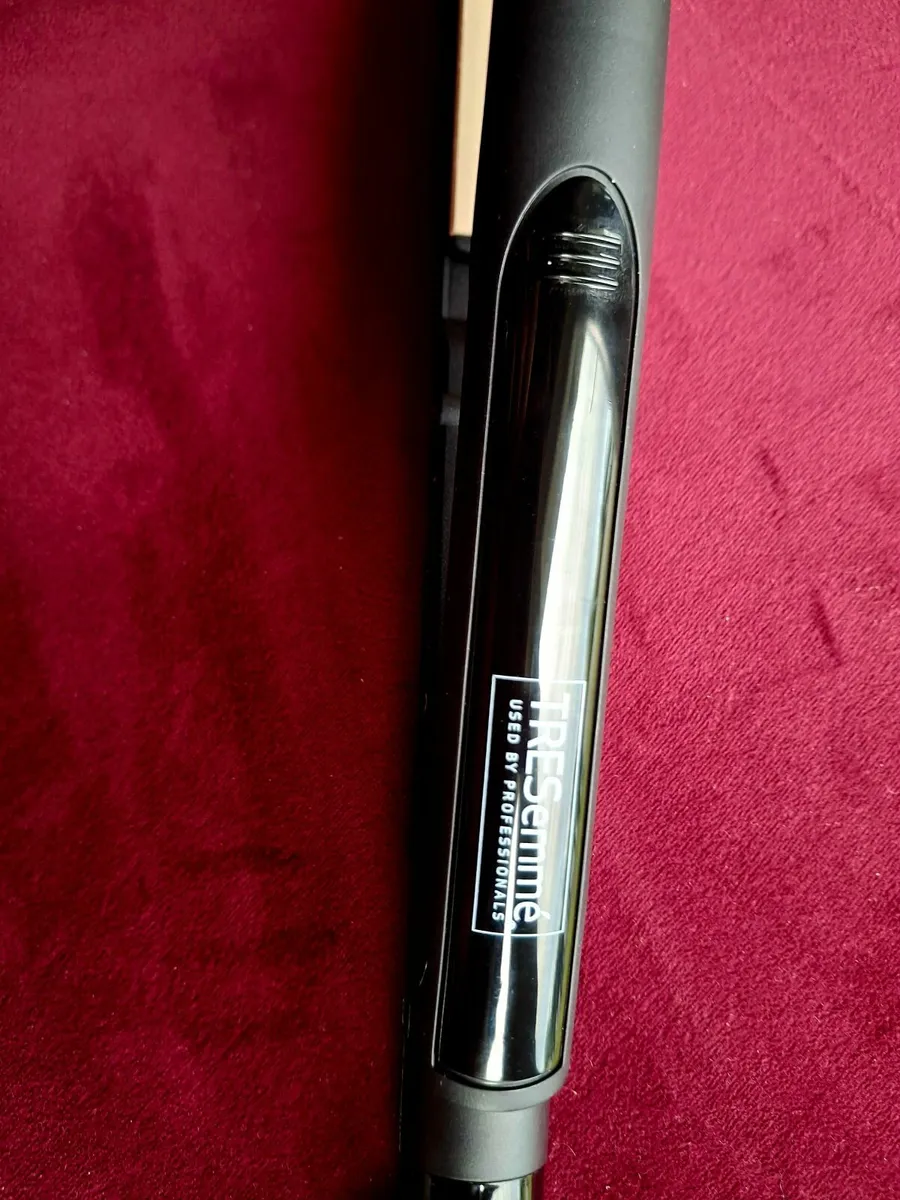 New hair straightener - Image 1