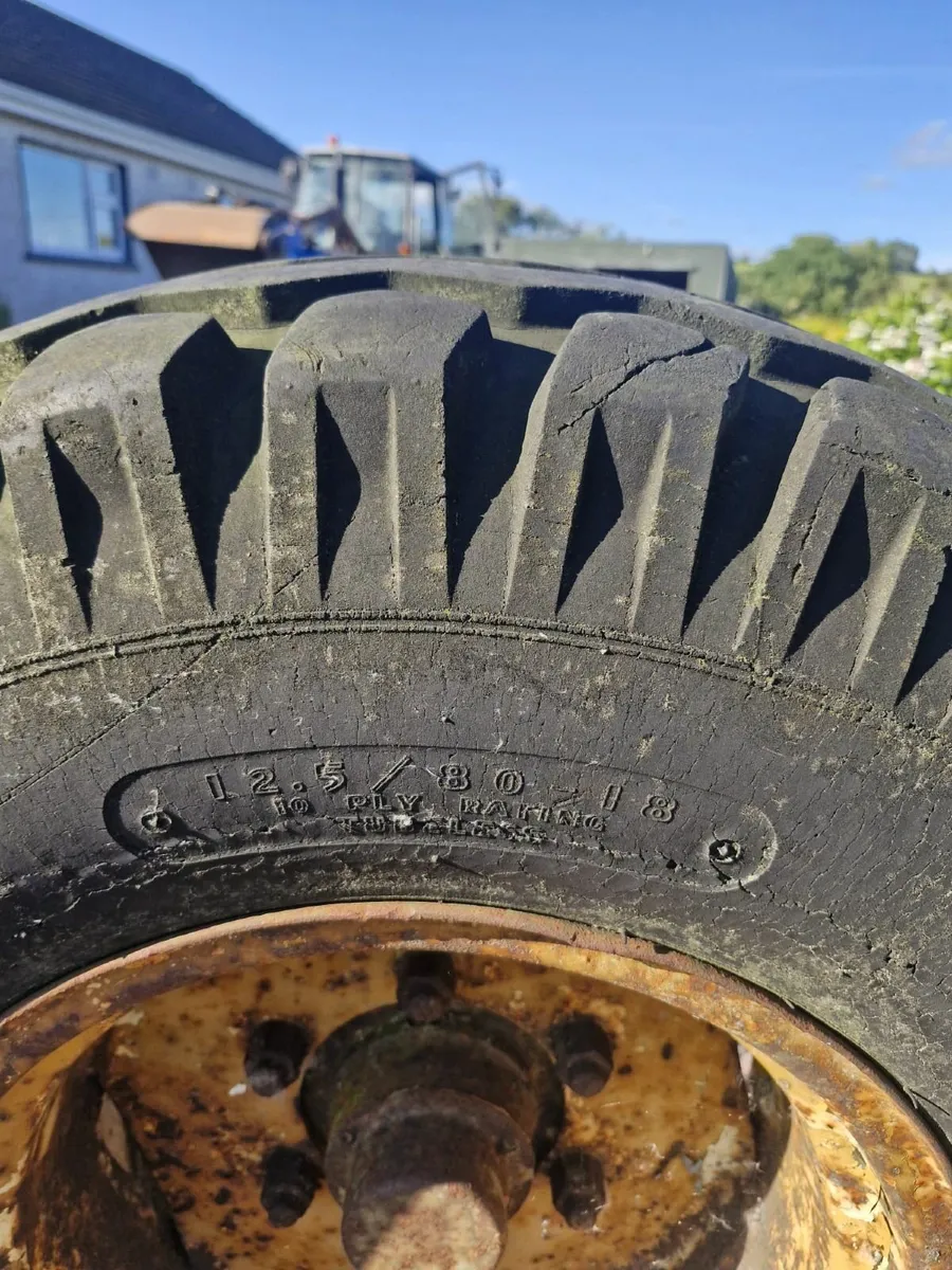 Trailer axel, bearings and tyres - Image 2