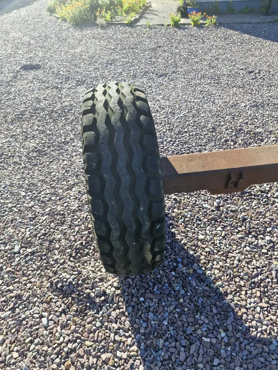 Trailer axel, bearings and tyres - Image 3