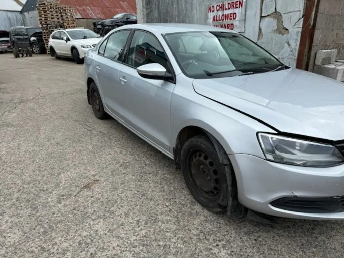 2011 VOLKSWAGEN JETTA 1.6L-D - Image 2