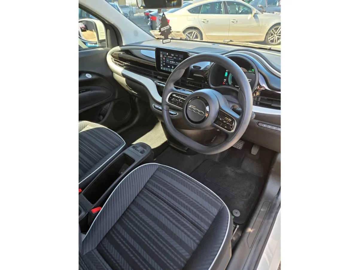 Fiat 500e Passion Model// High Spec // Stunning C - Image 2