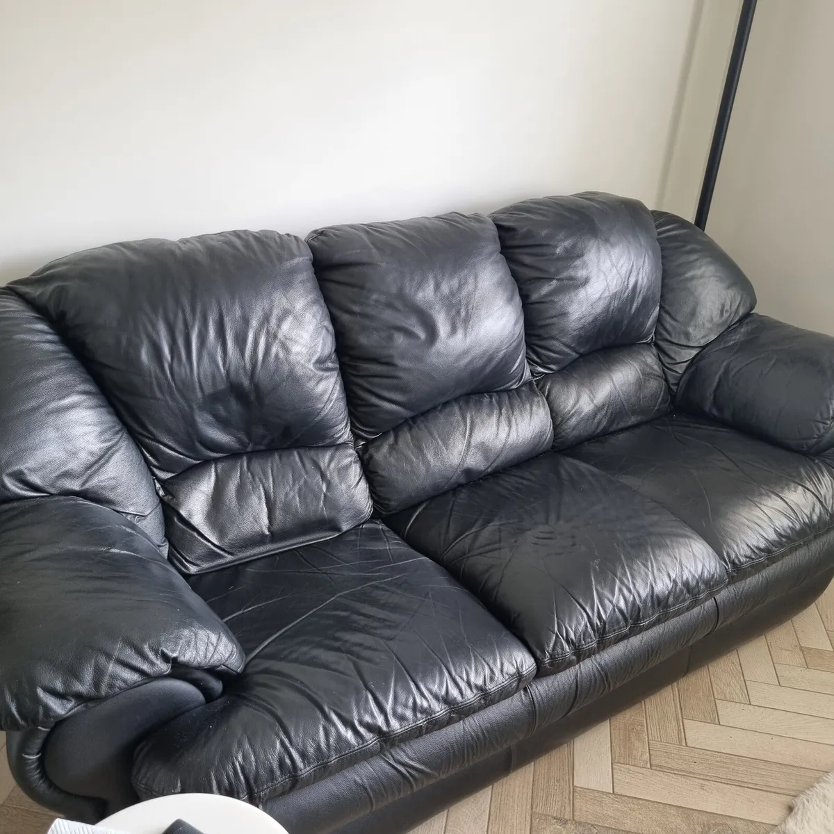 Leather couch - Image 1