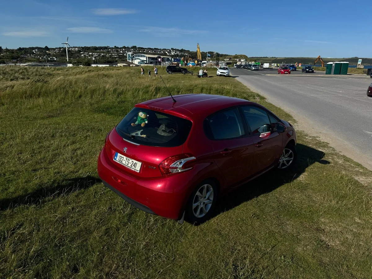 Peugeot 208, 2013, 1.4 Turbo - Image 4