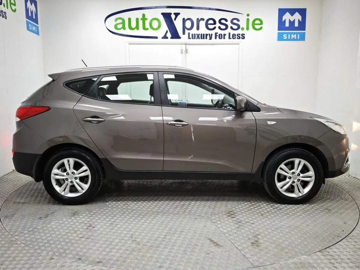Hyundai ix35 1.7 Executive  Reversing Camera - Image 3