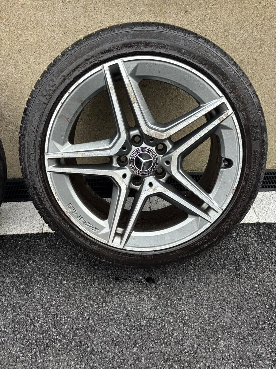 Mercedes AMG 5‑spoke alloys & tyres - Image 1