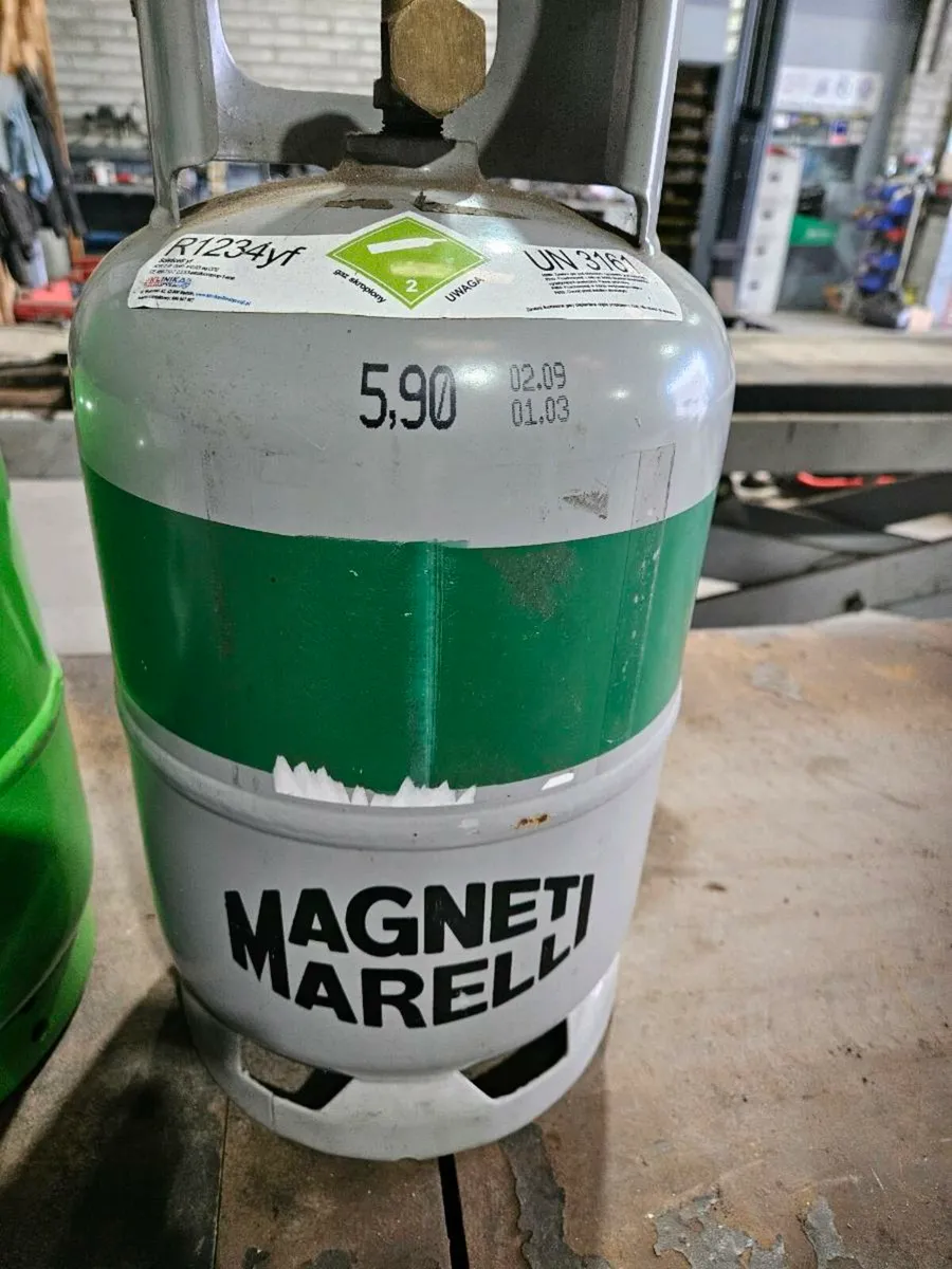 Empty bottle for A/C gas - Image 1