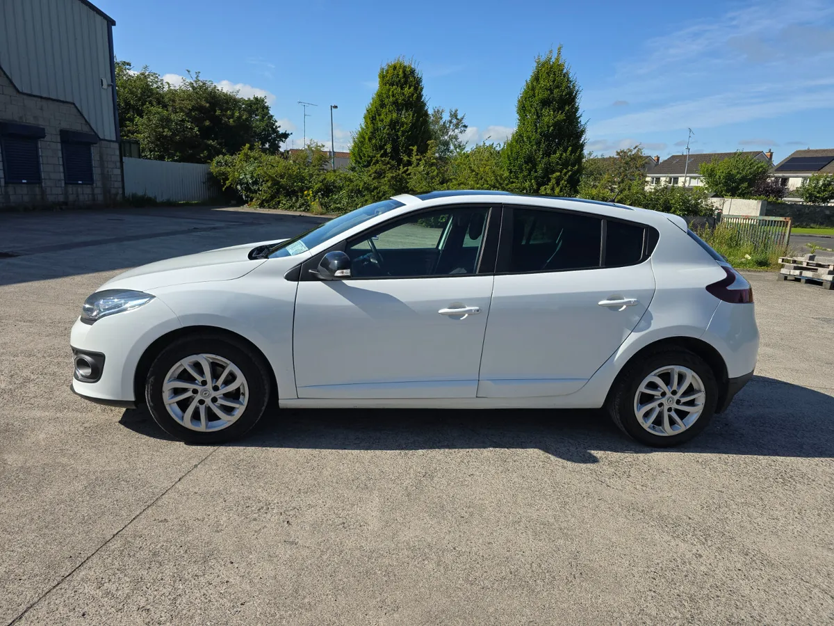 Renault Megane 2016 LIMITED - Image 4