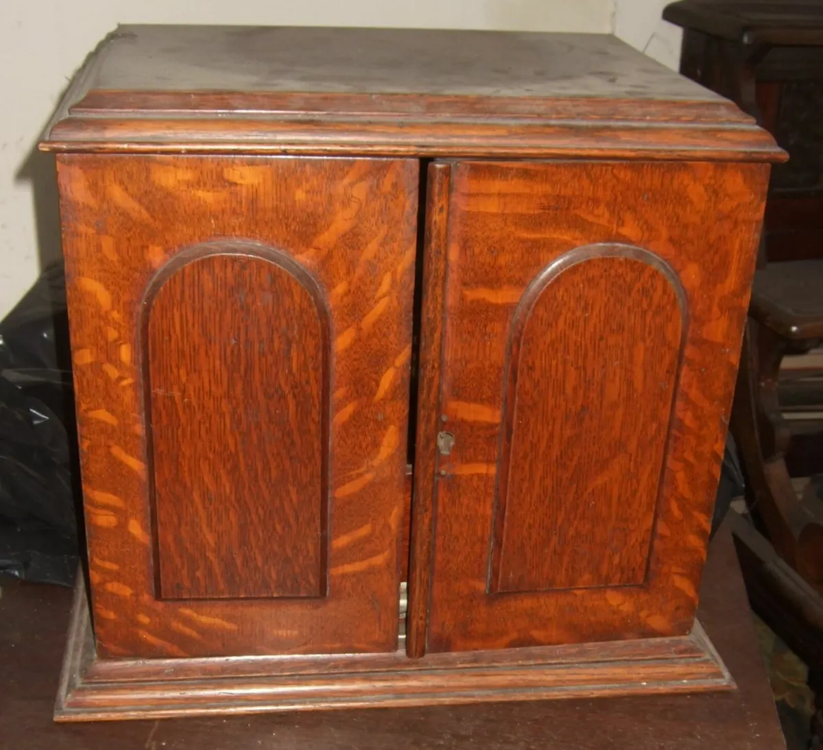 Vintage Victorian Oak Drinking Cabinet - Image 2