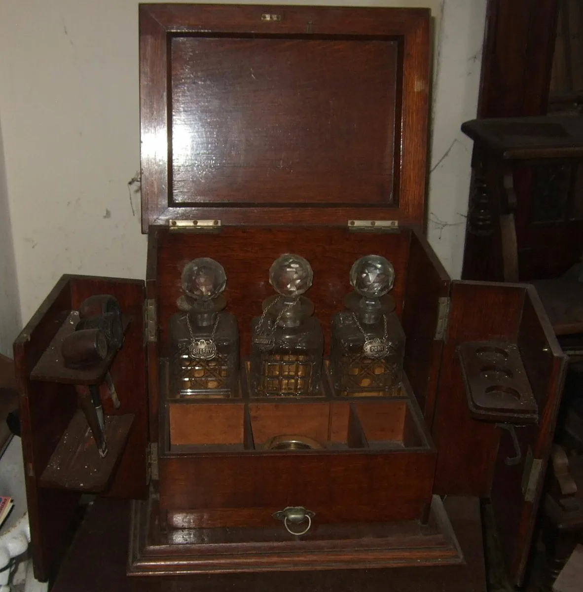 Vintage Victorian Oak Drinking Cabinet - Image 4