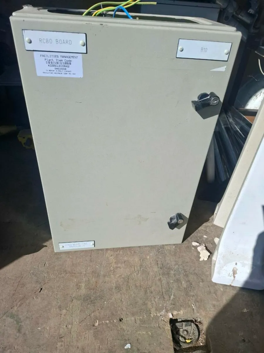 Fuse box - Image 4