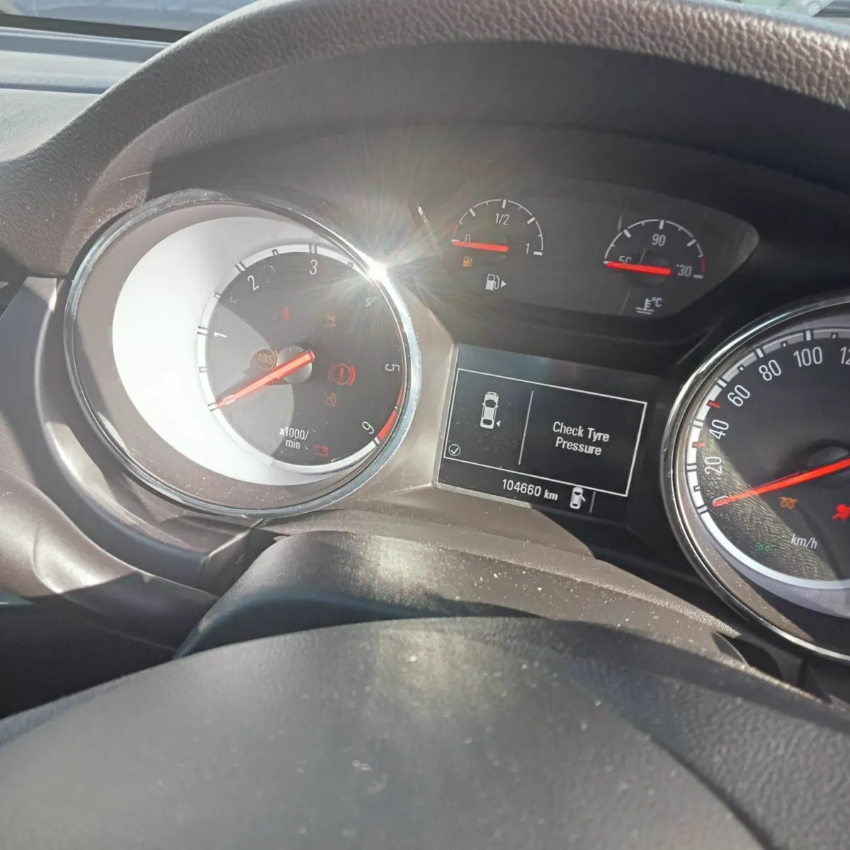 Opel Astra 2017 - Image 1