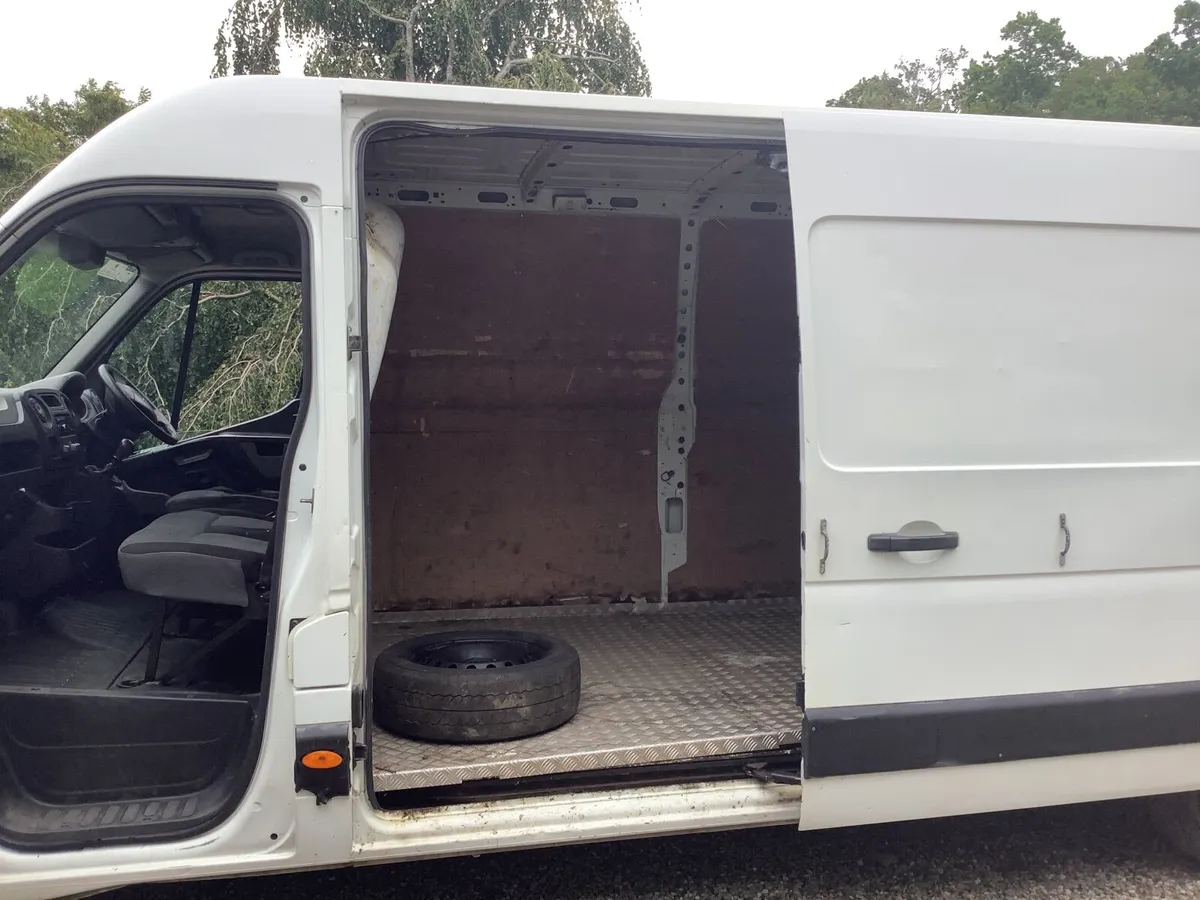 Renault Master 2013 - Image 2