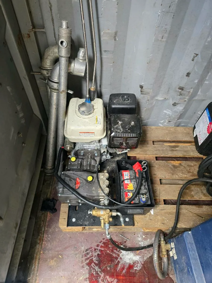 Honda gx390petrol ,key start,60m hose water tank - Image 3