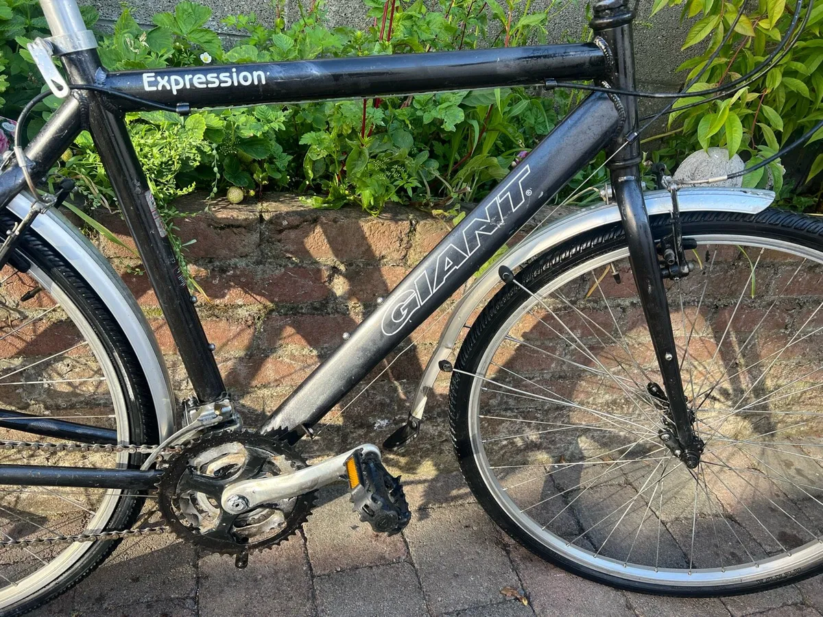 Giant Road Bike Great condition Working 100% - Image 2
