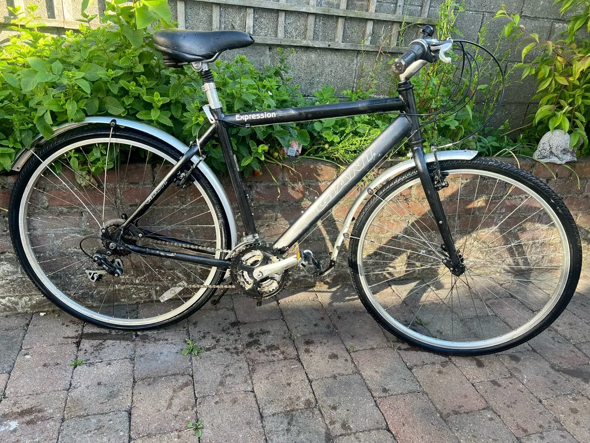 Giant Road Bike Great condition Working 100% - Image 3