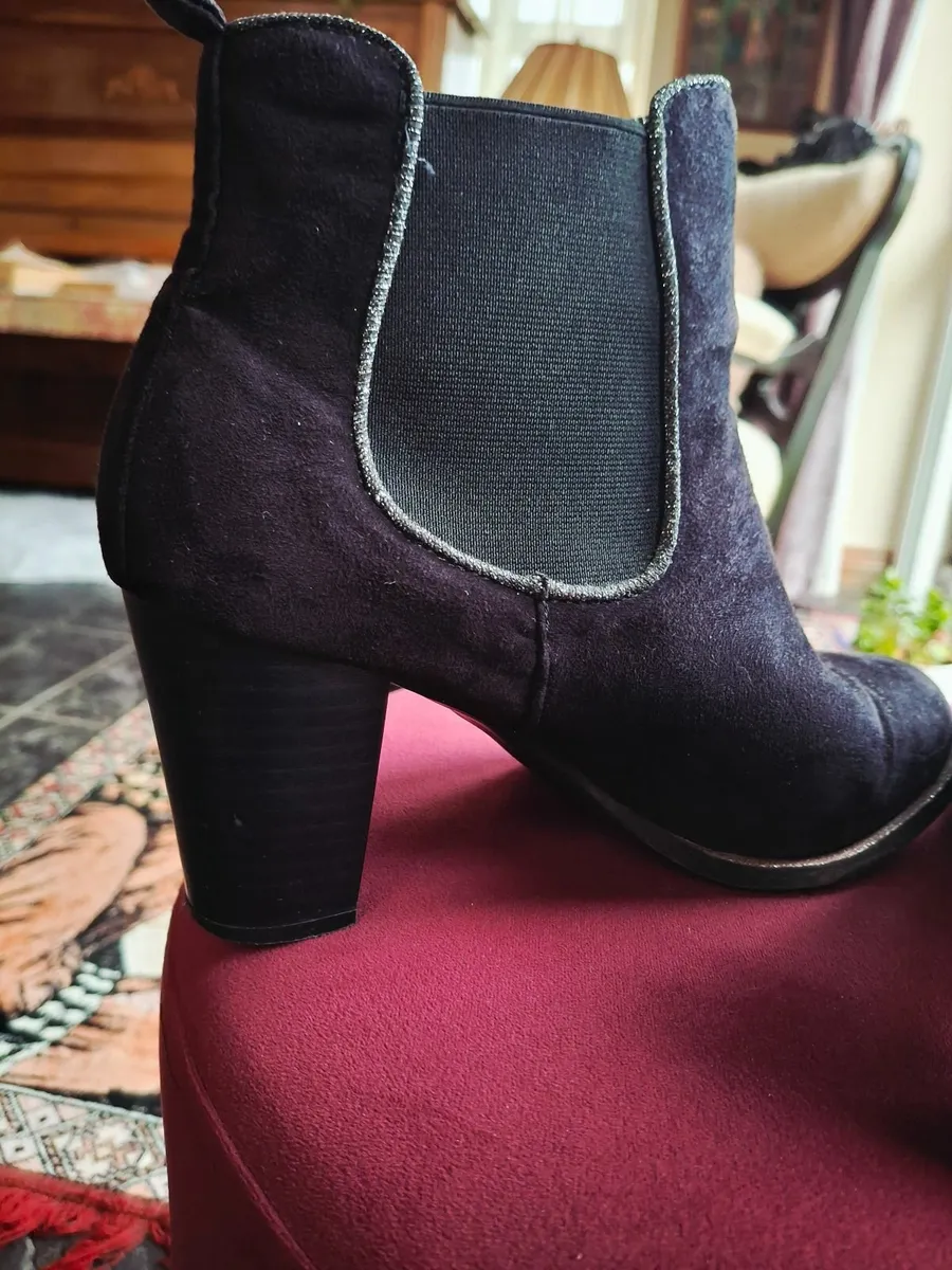 Suede black boots with silver sparkle - Image 1