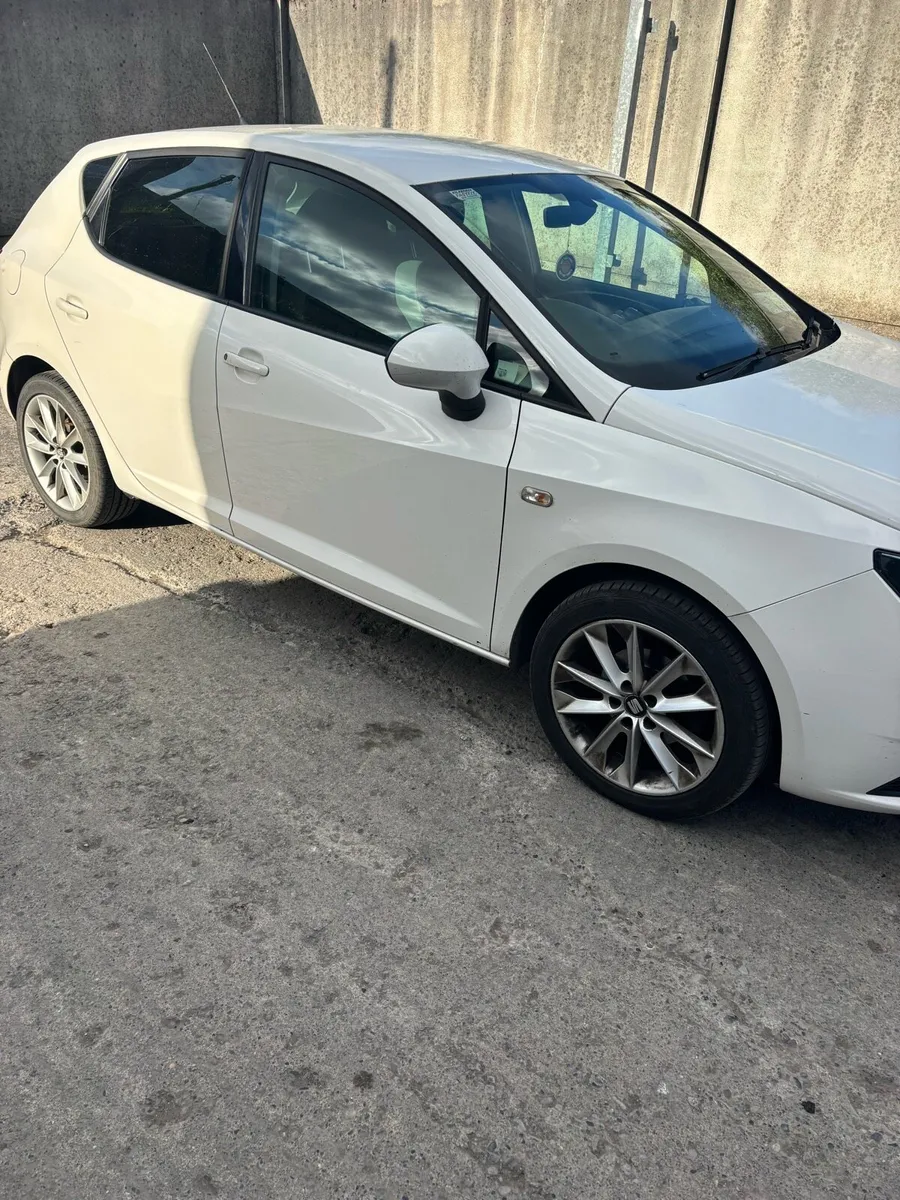 Seat Ibiza car - Image 4