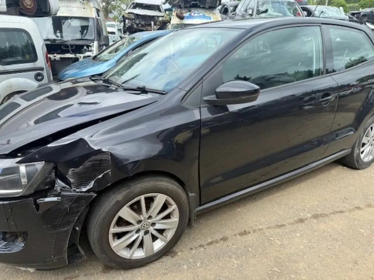 2014 VOLKSWAGEN POLO 1.0L-P - Image 3