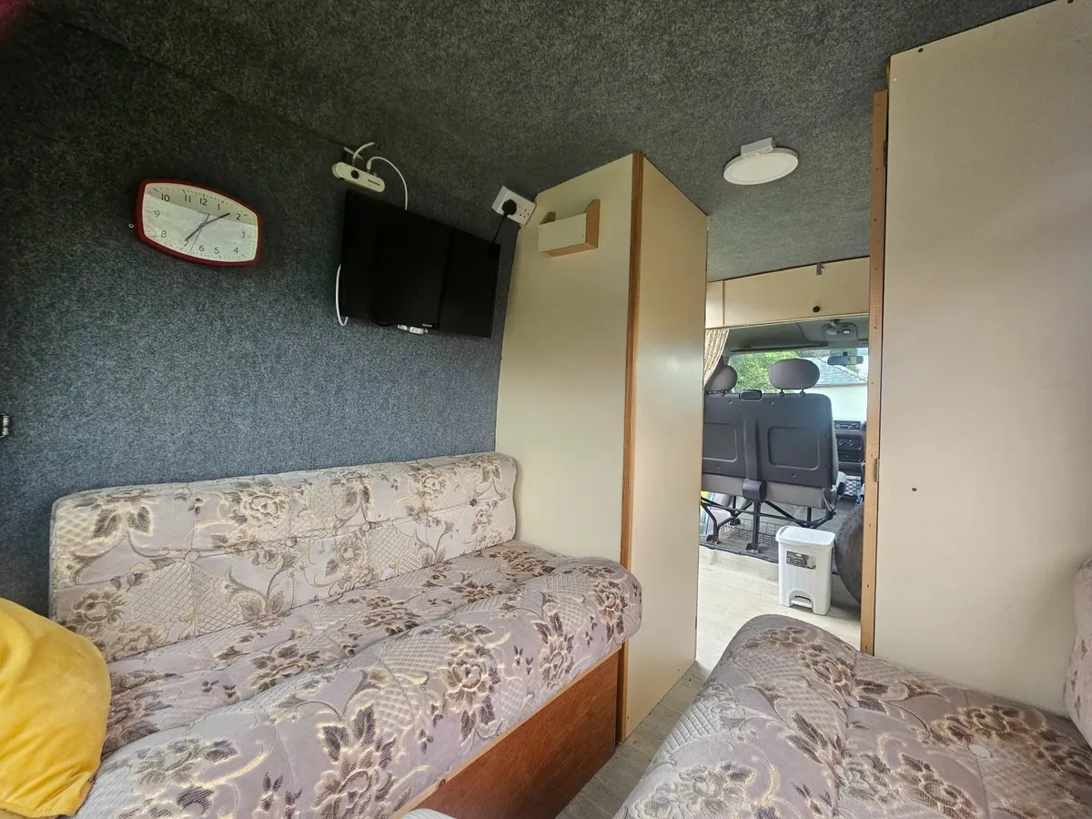 00 Renault Master Campervan - Image 4
