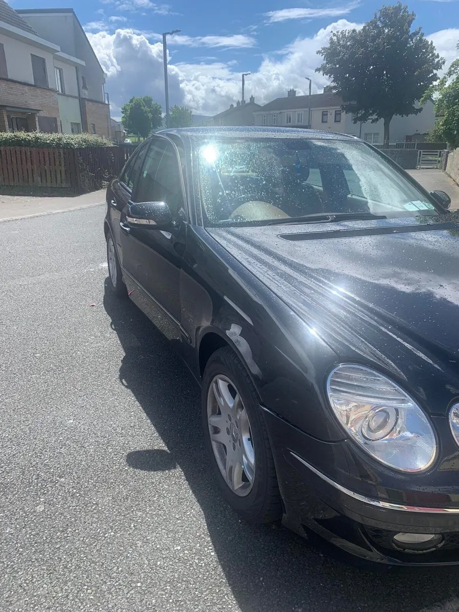 Mercedes E200 - Image 3