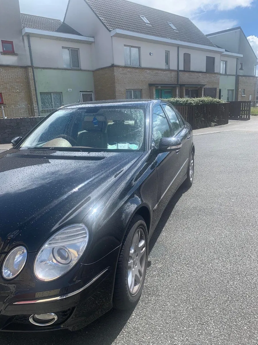 Mercedes E200 - Image 4