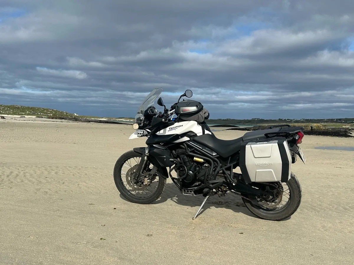 Triumph tiger 800 xc 2011 - Image 2