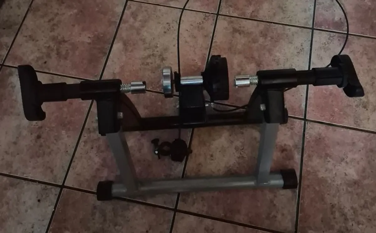 bike trainer - Image 1