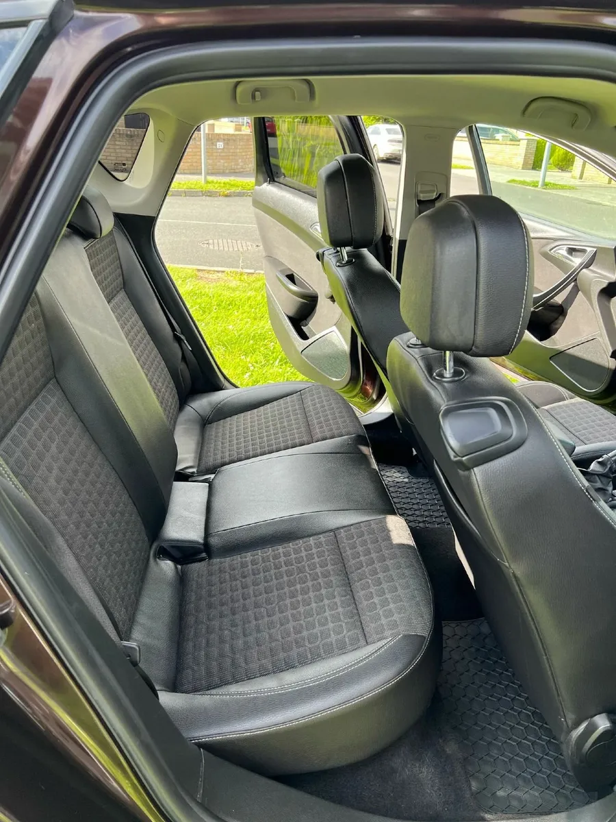 Opel Astra 2013 - Image 3