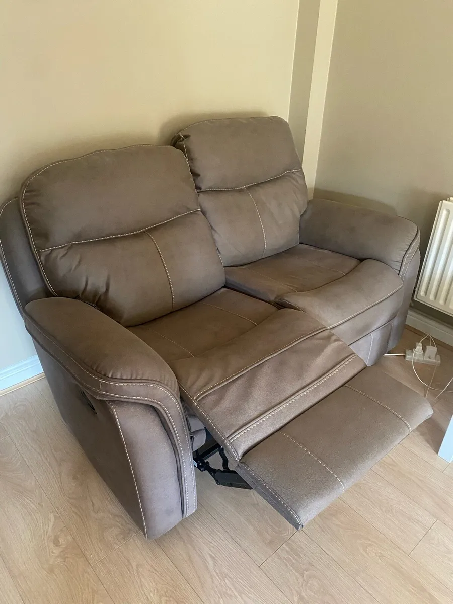 Two seater manual recliner - Image 1